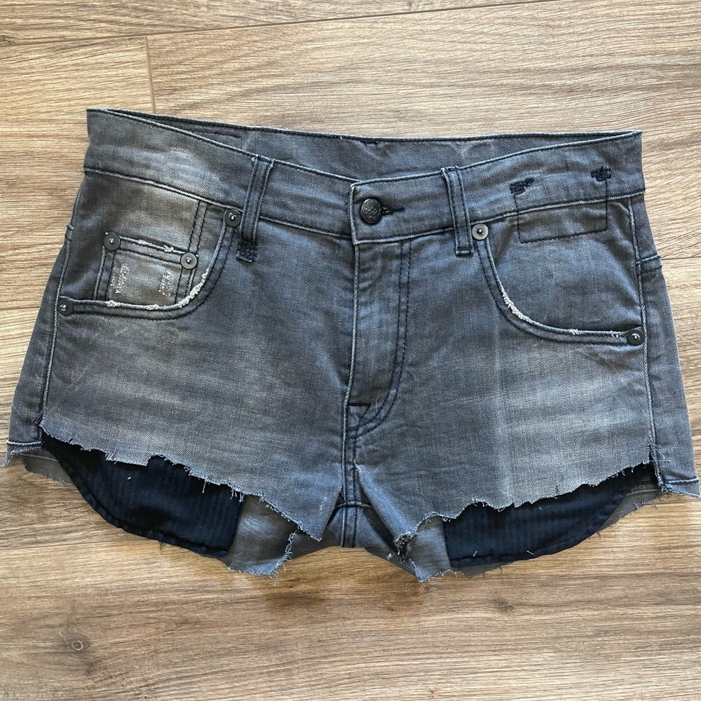 Low rise Jean shorts with stretch